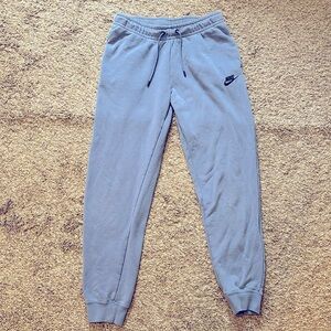 Great Condition Nike Joggers 💜
